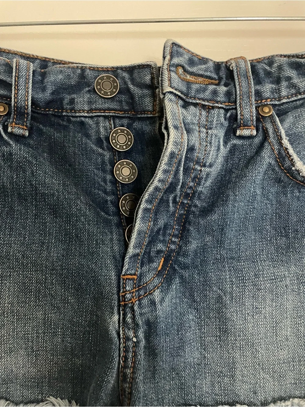 Free People Women's Frayed Hem Mid-Rise Denim‎ Shorts - Blue